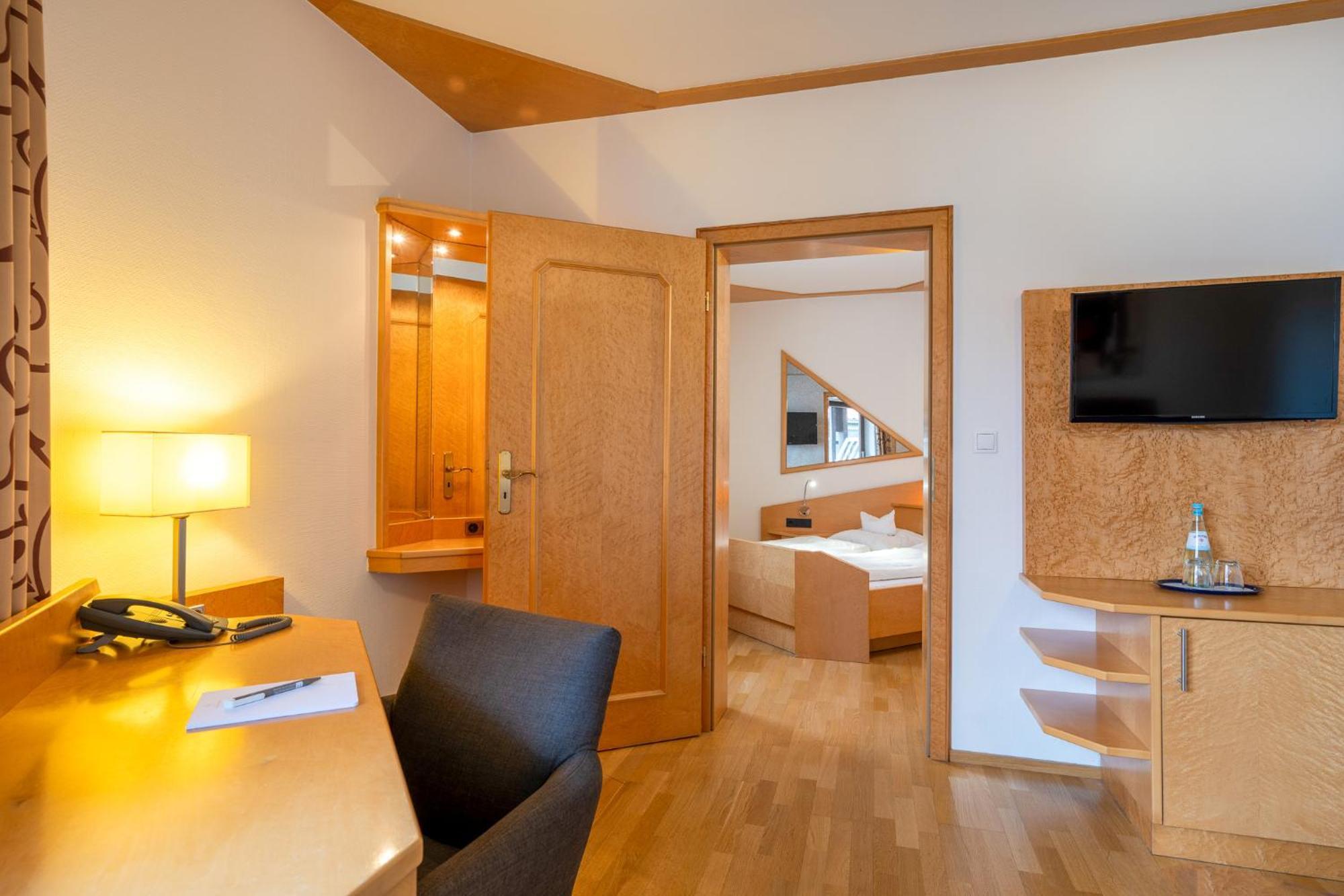 Landhotel Steiner Großheirath Esterno foto