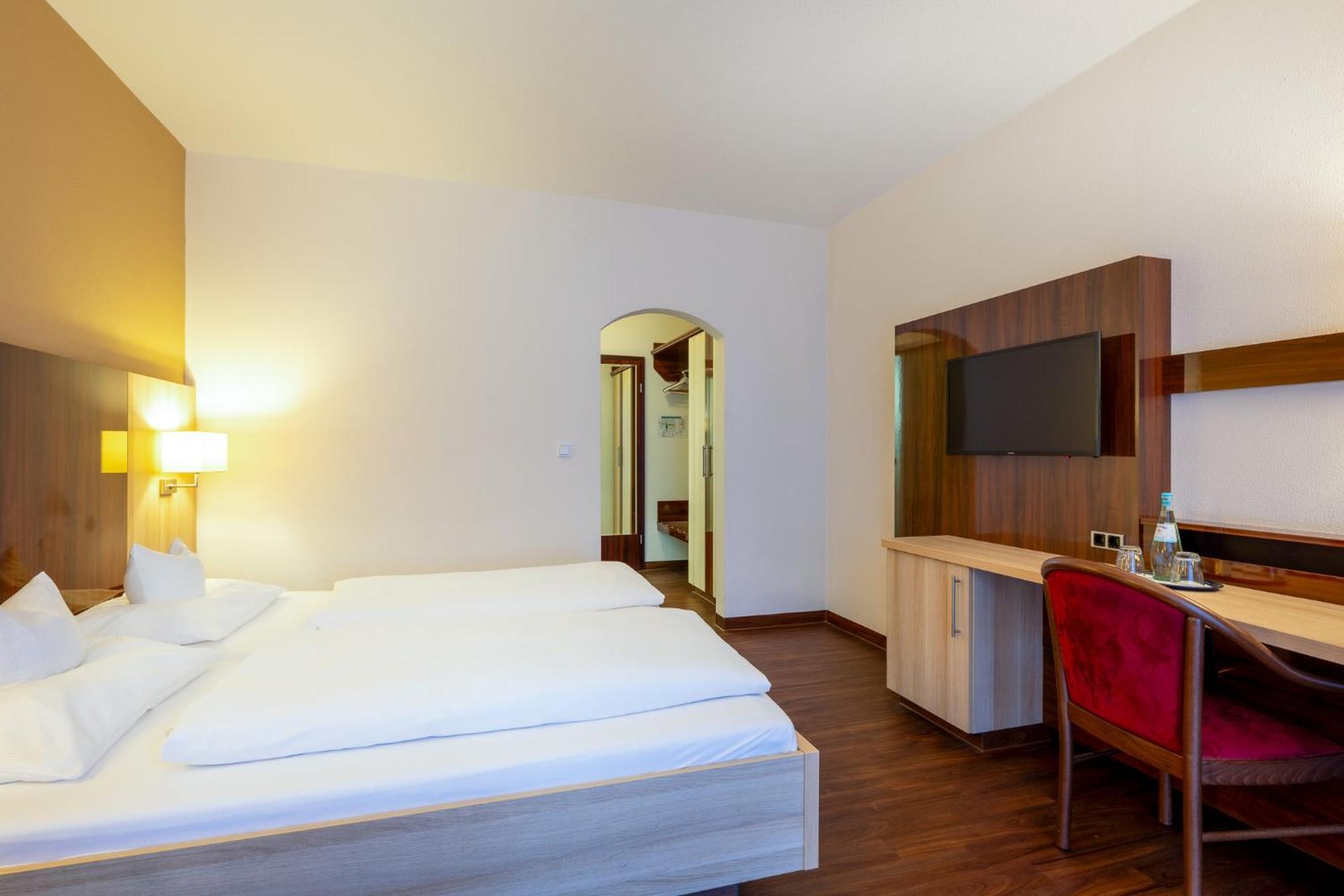 Landhotel Steiner Großheirath Esterno foto