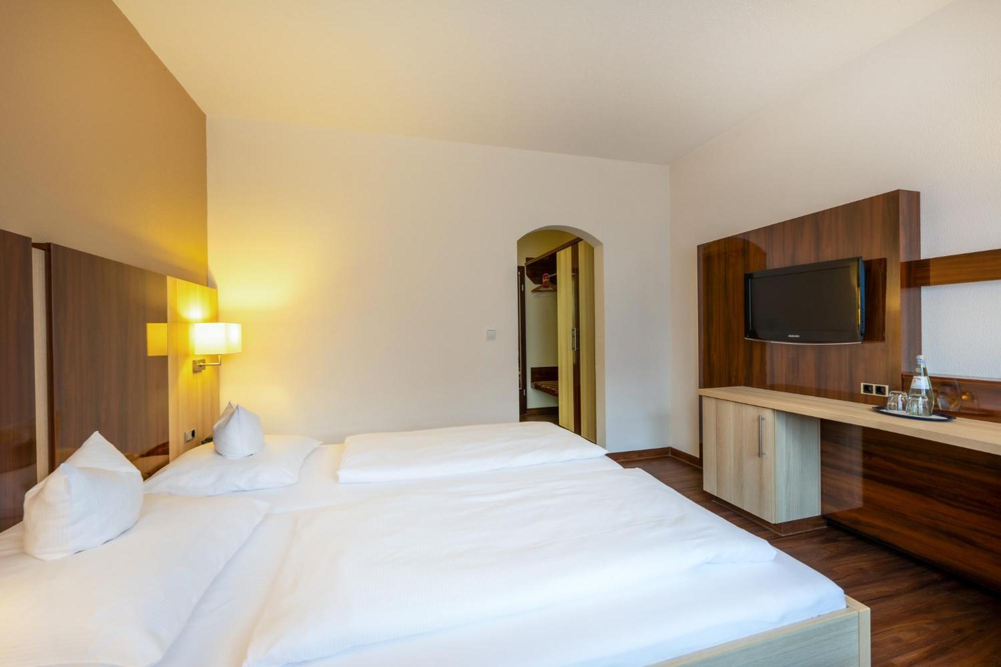 Landhotel Steiner Großheirath Esterno foto
