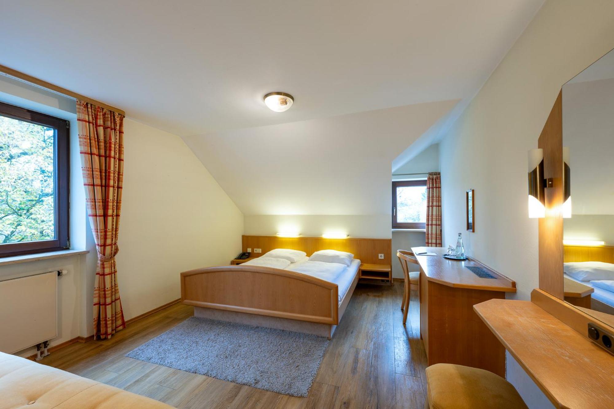 Landhotel Steiner Großheirath Esterno foto
