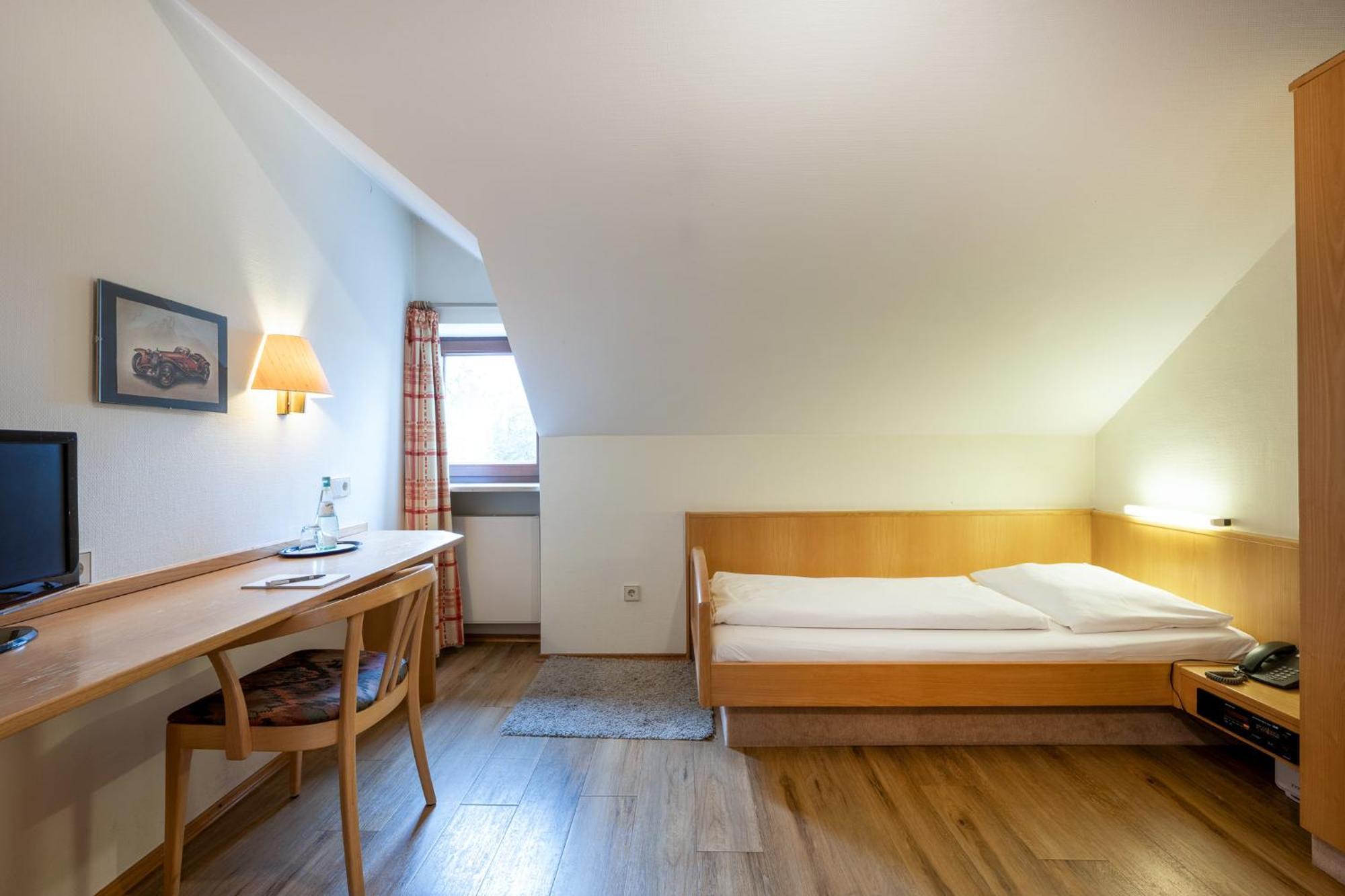 Landhotel Steiner Großheirath Esterno foto