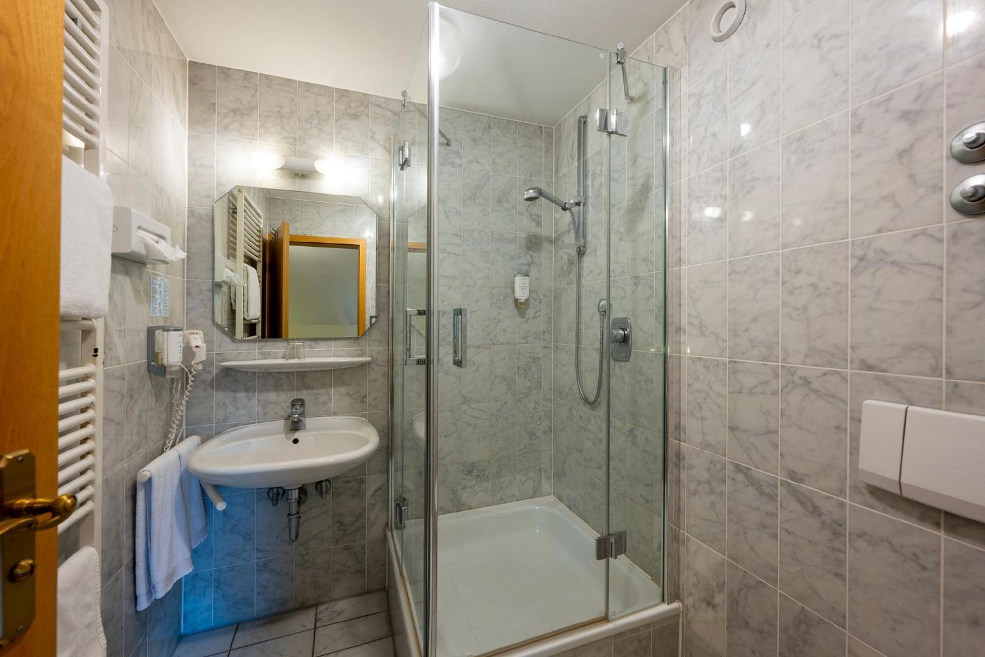 Landhotel Steiner Großheirath Esterno foto